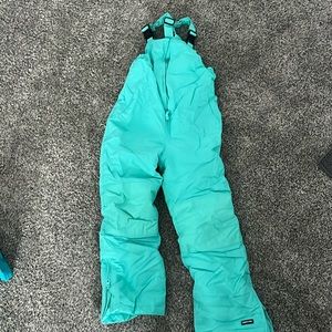 This Lands End snow coat and snow pants was wore only a few times. Like new!